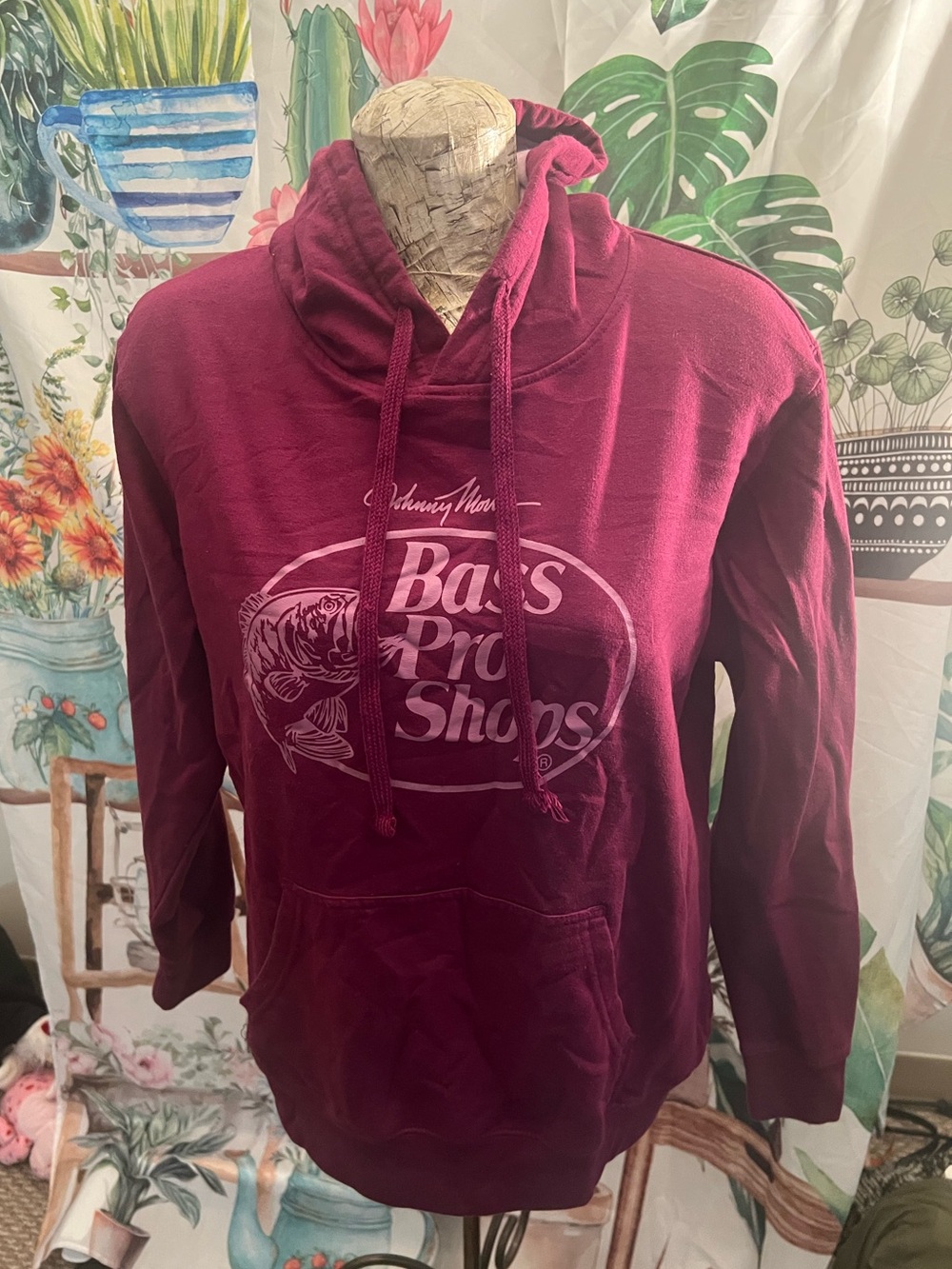 Size L Woman’s Bass Pro Hoody